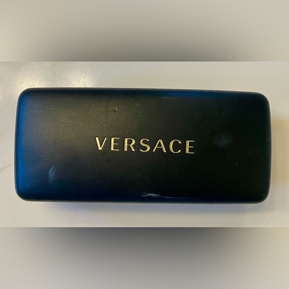 versace sunglasses 4219

Great, used condition, includes case - Picture 2 of 3